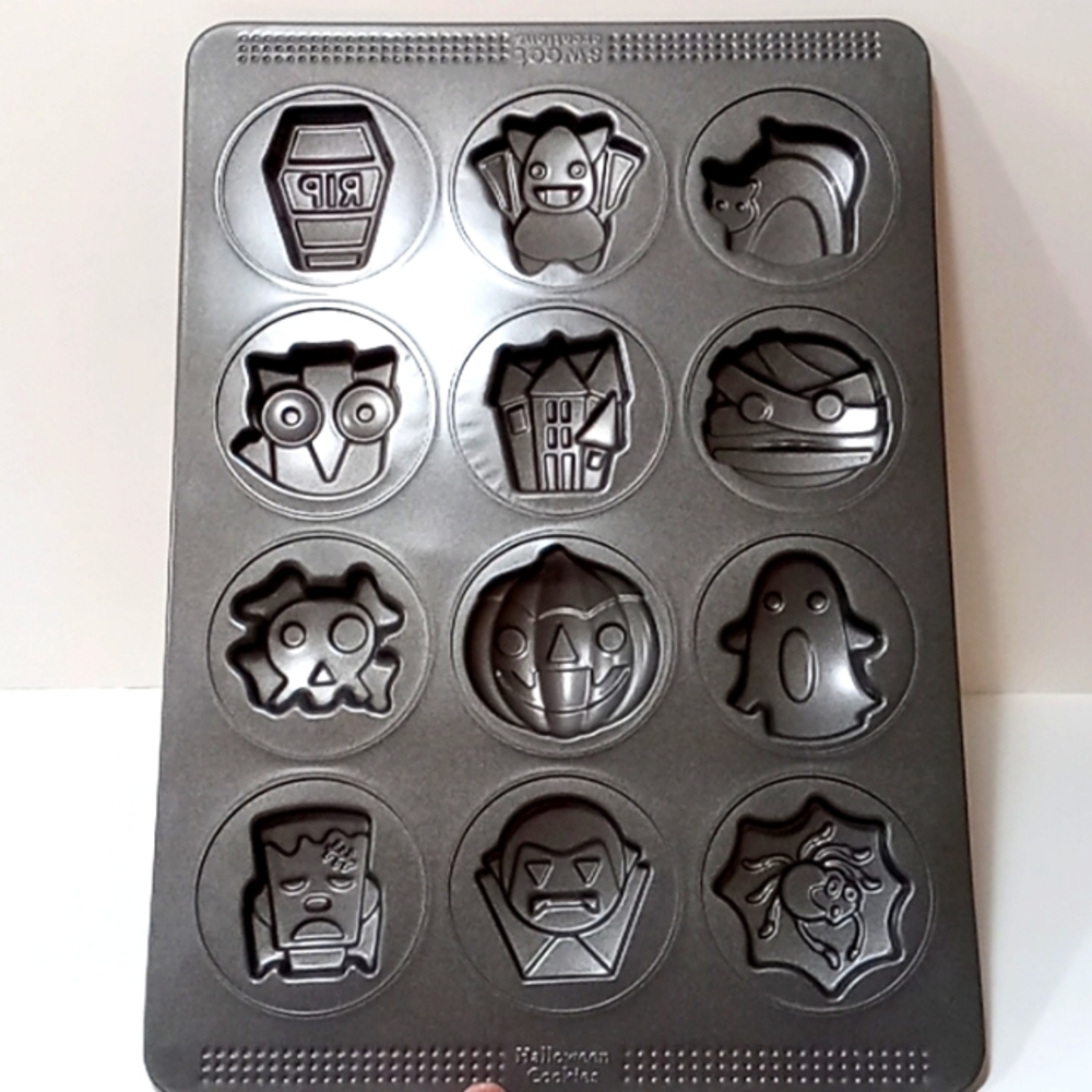 SWEET CREATIONS HALLOWEEN COOKIE PAN